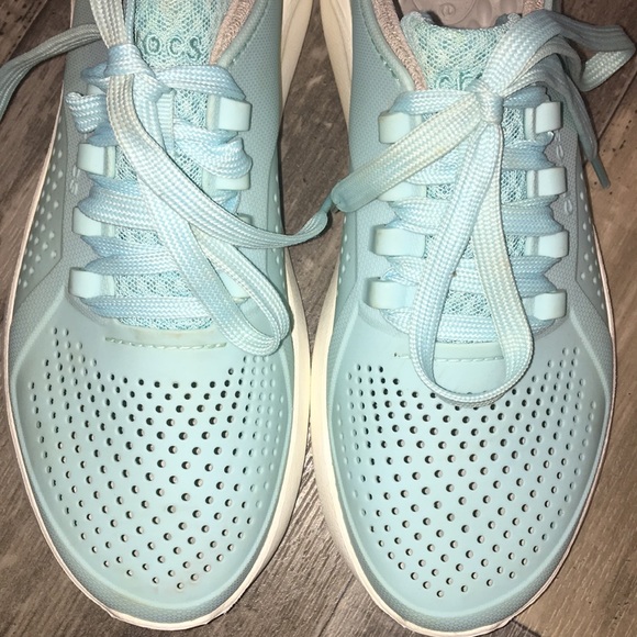 Crocs Women's Literide Pacer Lace-up Sneakers Ice Blue - Picture 4 of 7